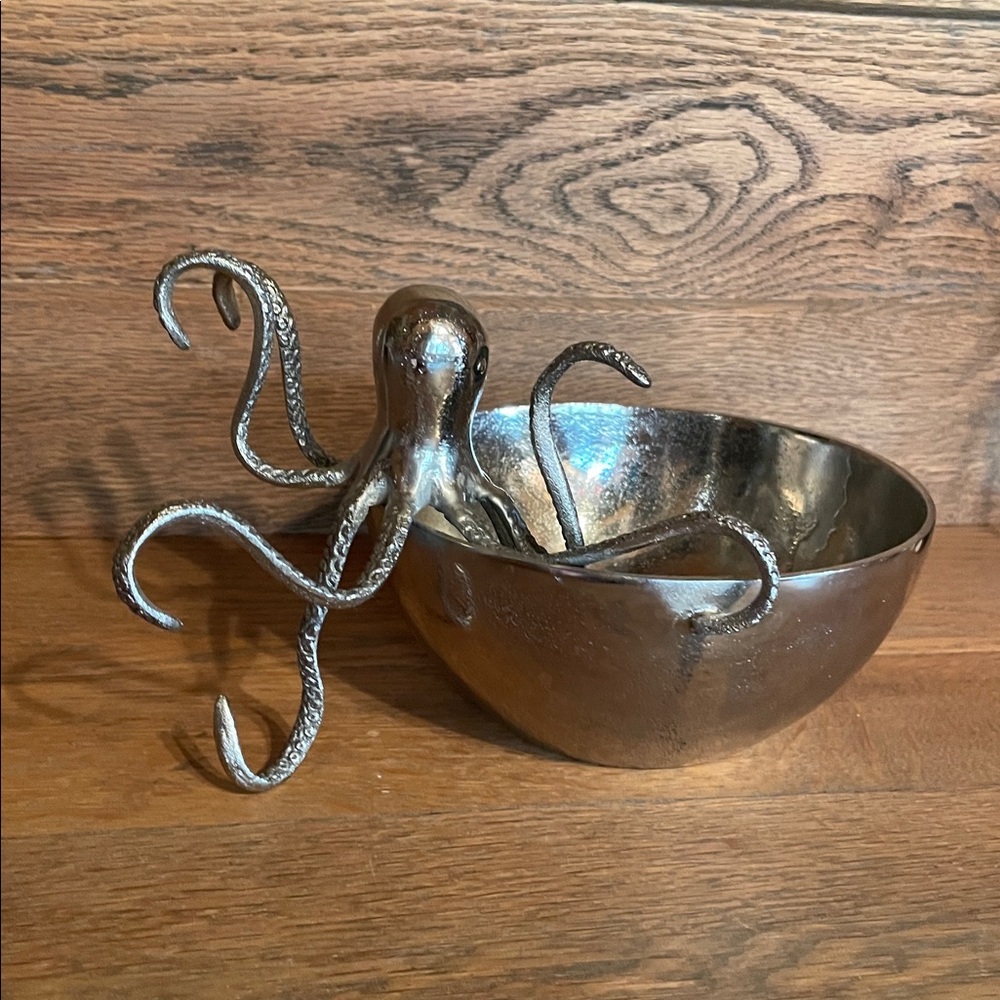 MUD PIE OCTOPUS SERVING BOWL🐙 - Picture 4 of 10